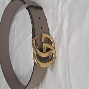 Gucci Taupe Pink Leather Belt with Gold Double G Buckle